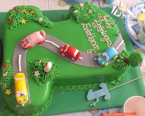 Üçüzlerin İlk Yaş Günü