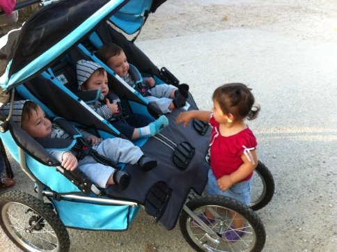 Üçüzlerin İlk Yaş Günü