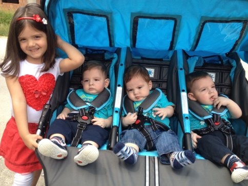 Üçüzlerin İlk Yaş Günü