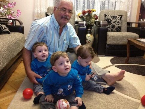 Üçüzlerin İlk Yaş Günü