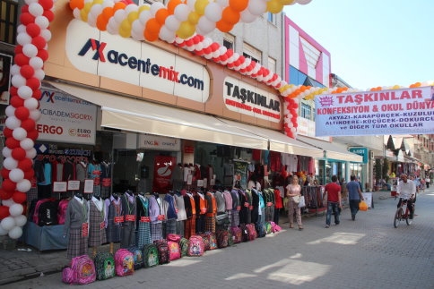 Tüm Okul Kıyafetleri Taşkınlar Okul Dünyası’nda