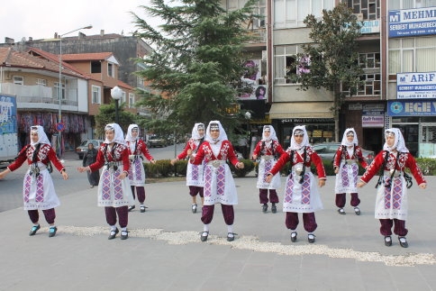 İlköğretim haftası çeşitli etkinliklerle kutlanıyor.