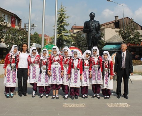 İlköğretim haftası çeşitli etkinliklerle kutlanıyor.