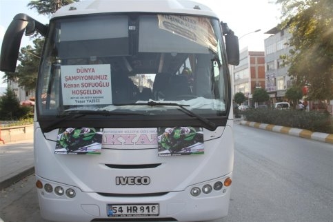 Akyazı Belediyesi Kenan Sofuoğlu'nu Karşılamak Üzere Otobüs Gönderdi