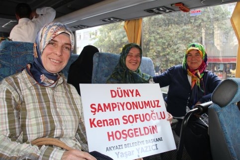 Akyazı Belediyesi Kenan Sofuoğlu'nu Karşılamak Üzere Otobüs Gönderdi