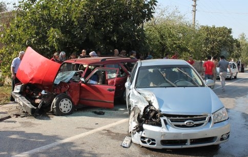Meydana Gelen Kazada 2 si Ağır 6 Kişi Yaralandı