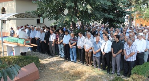 Cemil Öztürk Defnedildi