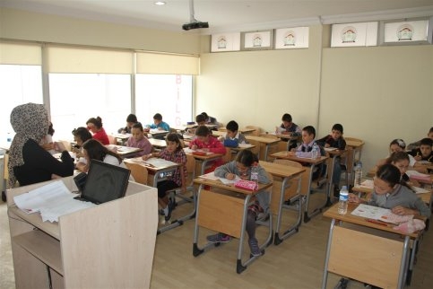 Sınavlara Büyük Bir Hızla Devam