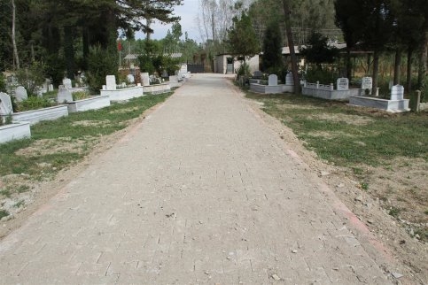 Akyazı’da ki Tüm Mezarlık Yollarına Parke Döşeniyor