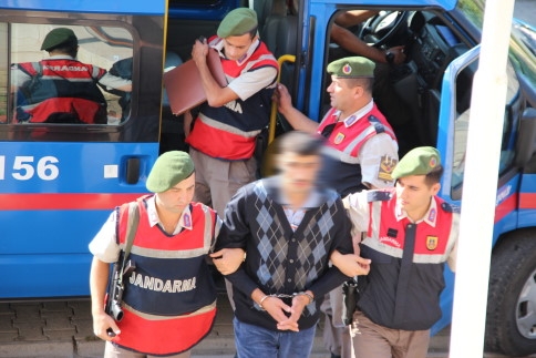 Babasının Evini Soydu