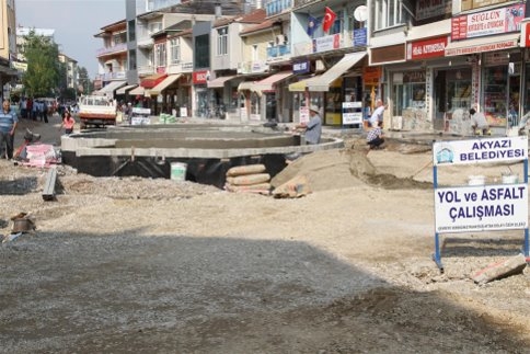 Akyazı Çarşı İçi Şekillenmeye Başladı