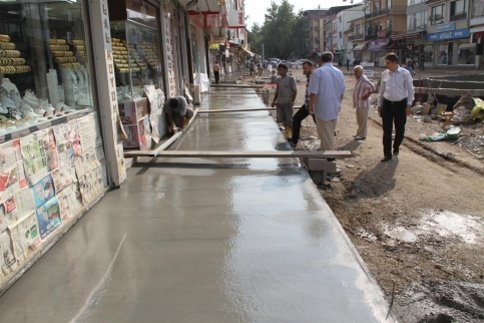 Akyazı Çarşı İçi Şekillenmeye Başladı