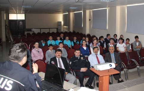 Öğrenci Polisler Geliyor
