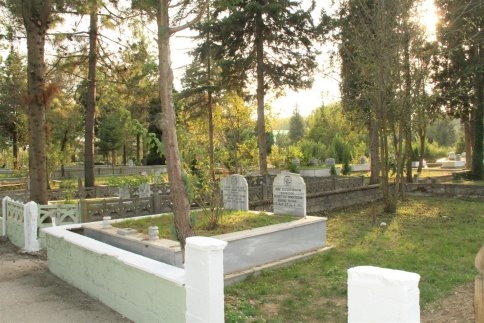 Akyazı’da Mezarlıklar Bayrama Hazır