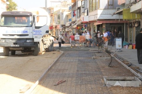 Akyazı Çarşı İçi Betonu Döküldü
