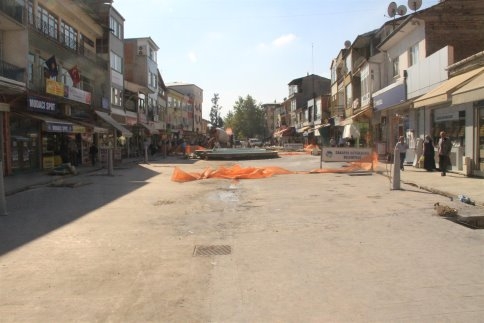 Akyazı Çarşı İçi Betonu Döküldü