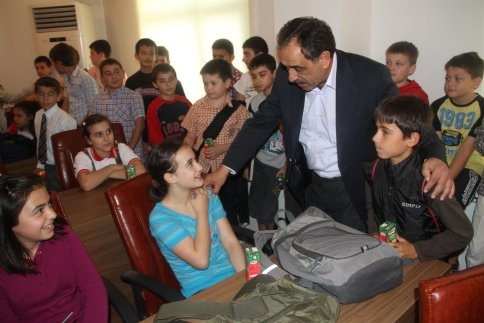 Öğrenciler İlk Bayramlaşmaya Başkanla Başladı