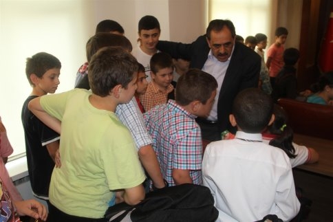 Öğrenciler İlk Bayramlaşmaya Başkanla Başladı