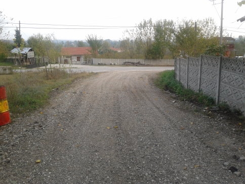 Sokağa Asfalt Atılmasını Beklerken Çakıl Atıldı!