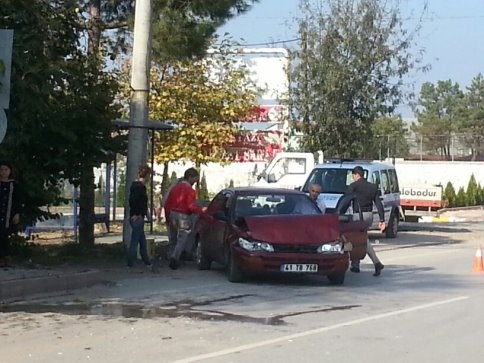 4 Araç birbirine girdi