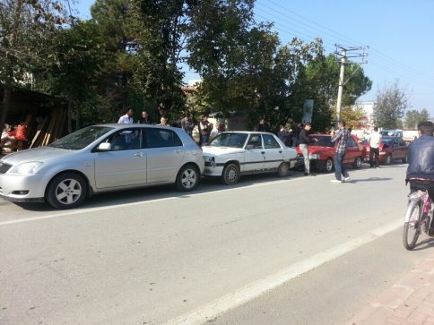 4 Araç birbirine girdi