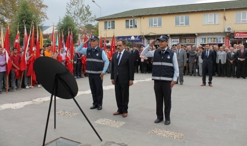 Cumhuriyet Bayramı Kutlamaları Törenle Başladı