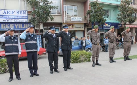 Cumhuriyet Bayramı Kutlamaları Törenle Başladı