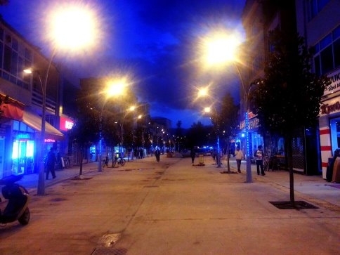 Akyazı Çarşı İçinde Aydınlatma Çalışmaları Tamamlandı