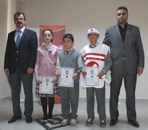 Sürücüler Dikkat Okul Önlerinde Ceza Yemeyin