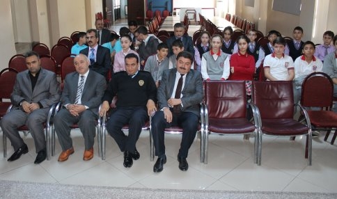 Sürücüler Dikkat Okul Önlerinde Ceza Yemeyin