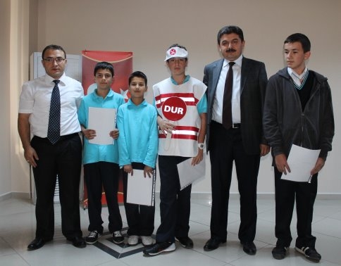 Sürücüler Dikkat Okul Önlerinde Ceza Yemeyin