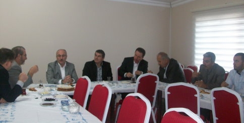 Akyazı SAGİAD başarı toplantısı yaptı