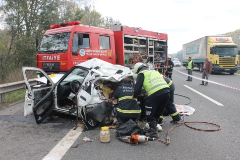 TEM 'de Kaza 2 Ölü 1  Yaralı