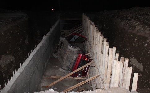 KAZANCI SAPAĞINDA KAZA 2 YARALI 