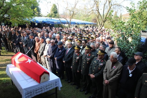 Engin Hoş Paşa Defnedildi