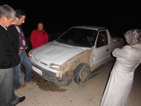 İki Araç Birbirine Girdi