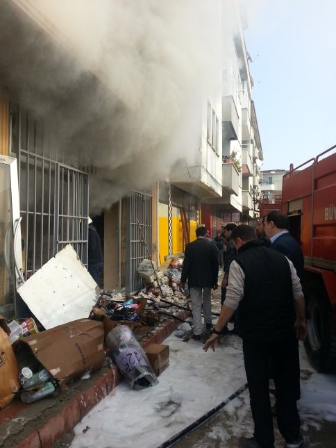 Japon Pazarı'nın Deposunda Yangın Çıktı