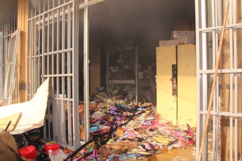 Japon Pazarı'nın Deposunda Yangın Çıktı