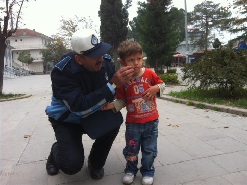 Zabıta’dan Kaybolan Çocuğa Şefkat Eli