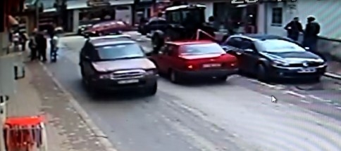 Otomobil Yayaya Böyle çarptı