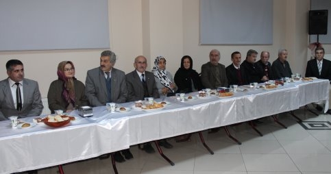 Öğretmen Evi Emekli Öğretmlenler Unutulmadı 