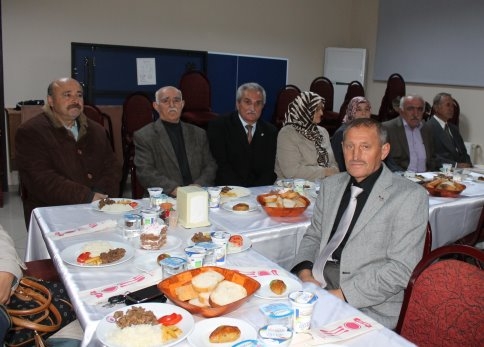 Öğretmen Evi Emekli Öğretmlenler Unutulmadı 