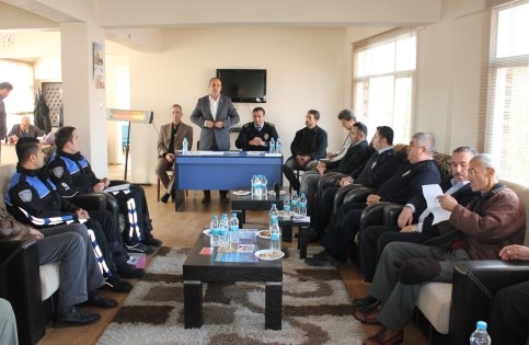 KARAKAŞ MUHTARLARLA BİR ARAYA GELDİ