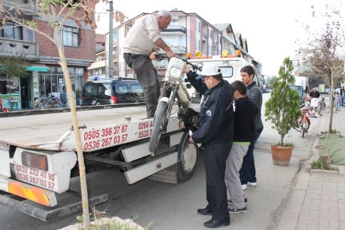 Motosikletten Düştü