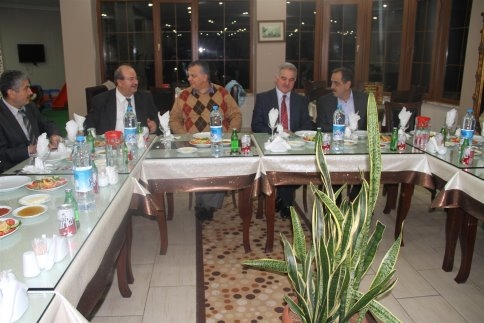 REKTÖR VE AMERİKALI MİSAFİRLER AKYAZIDAYDI