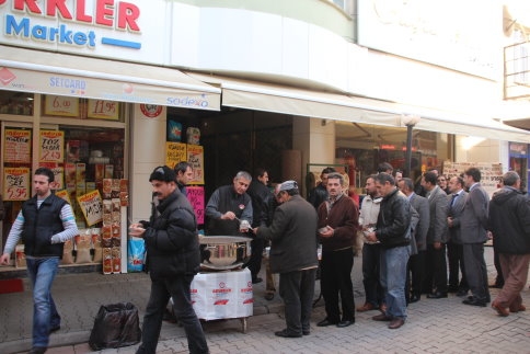 Öztürkler Market Bu Yılda Aşure Dağıttı