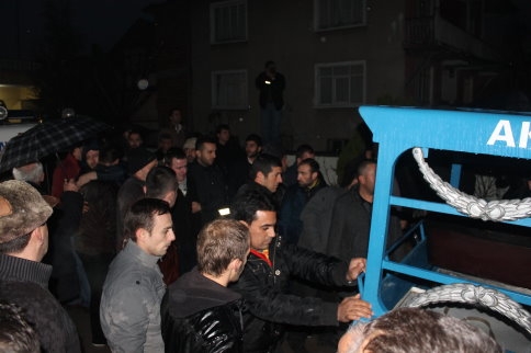 İntihar Eden Genç Hayatını Kaybetti