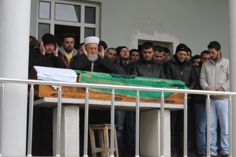 İntihar Eden Genç Defnedildi