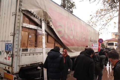 Suriye Halkına 2 Tır Yardım