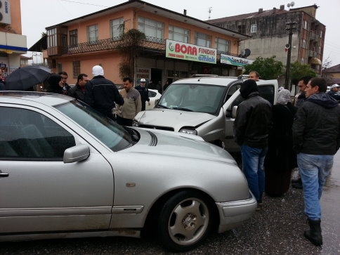 Mudurnu Caddesi'nde Trafik Kazası
